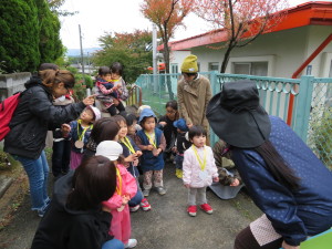 ♪だるまさん…♪